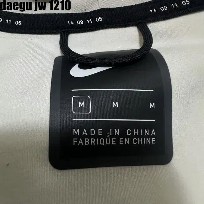 M NIKE ZIPUP 나이키 집업