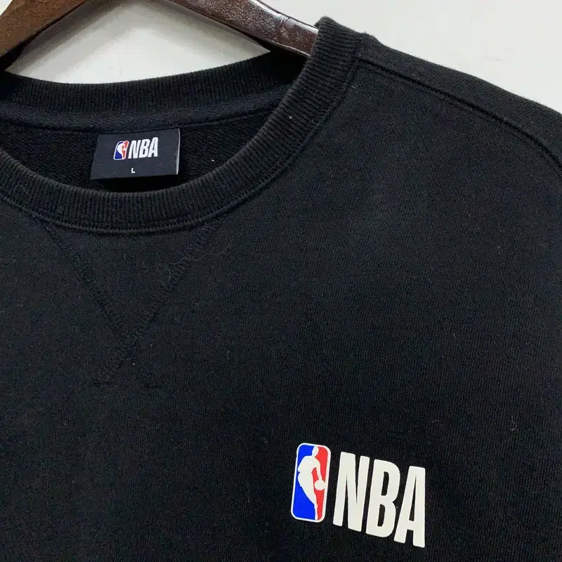 NBA 블랙 남자 스웻셔츠 맨투맨 100 G00685