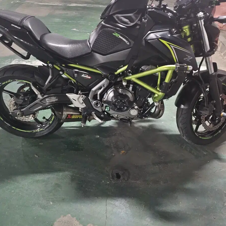 가와사키 Z650