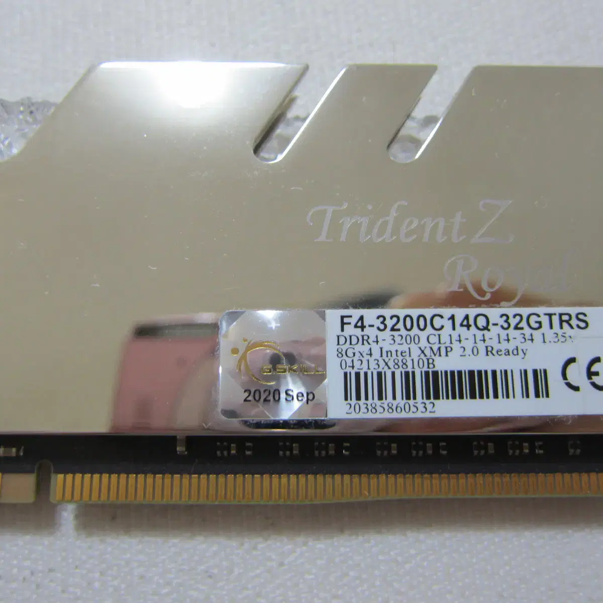 지스킬 DDR4-3200 CL14 TRIDENT 실버 32G(8Gx4)