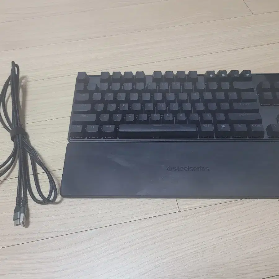 스틸시리즈apex pro tkl us 기계식 키보드 팝니다