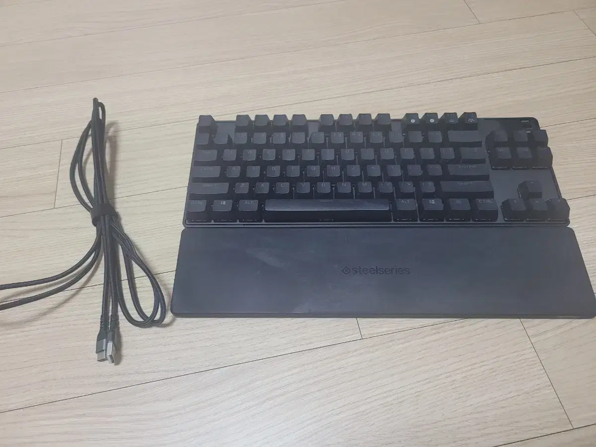 스틸시리즈apex pro tkl us 기계식 키보드 팝니다