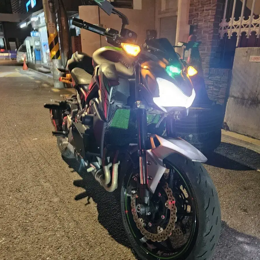 가와사키 Z900 19년식 오스틴 풀튜닝 급매 R6 Tmax