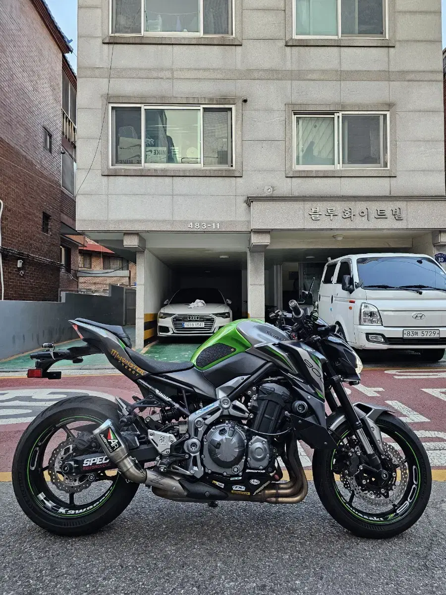 가와사키 Z900 19년식 오스틴 풀튜닝 급매 R6 Tmax