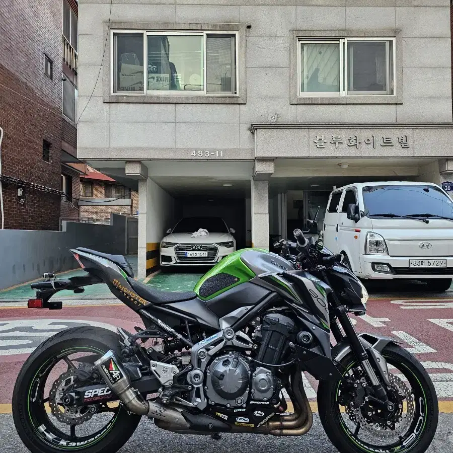 가와사키 Z900 19년식 오스틴 풀튜닝 급매 R6 Tmax