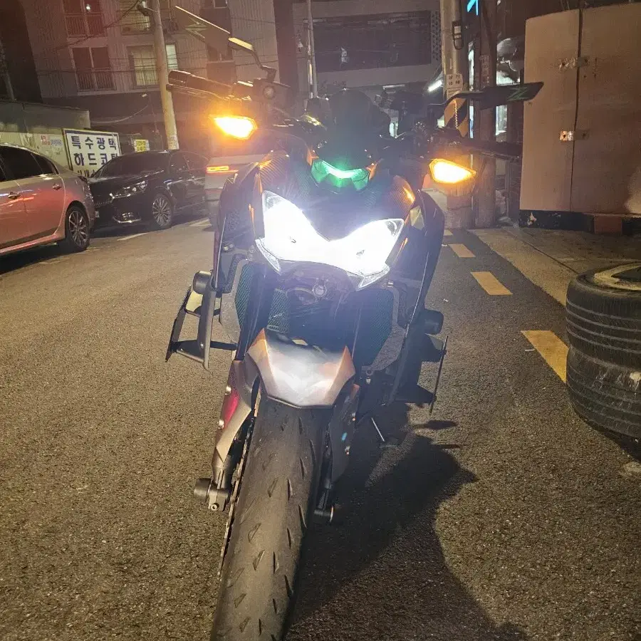 가와사키 Z900 19년식 오스틴 풀튜닝 급매 R6 Tmax