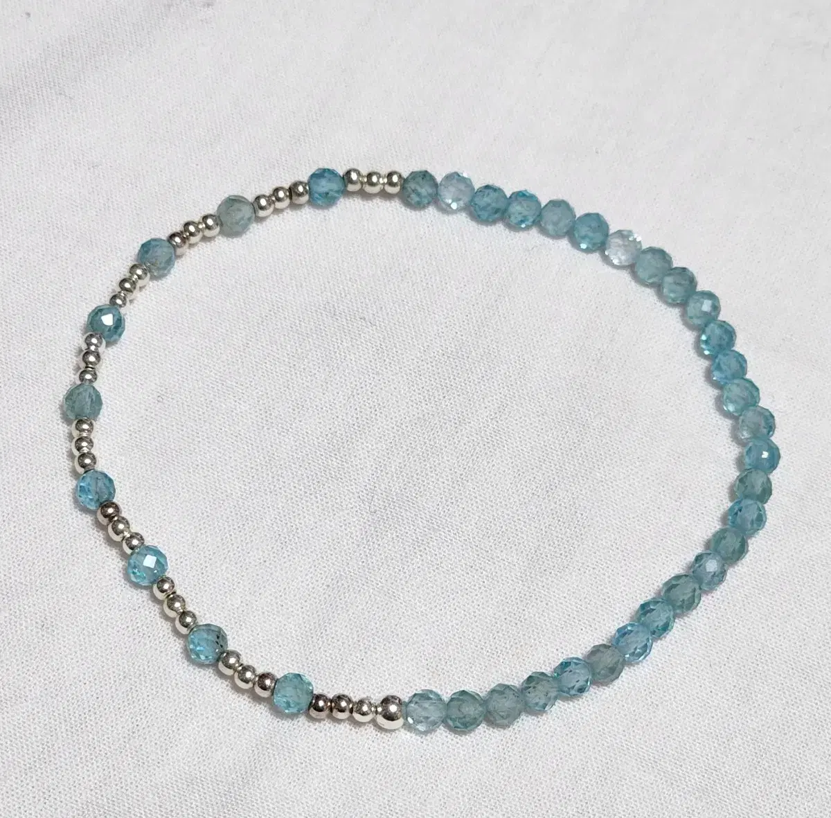 Handmade AA+ Teal Bloo Apatite Silver Ball Bracelet