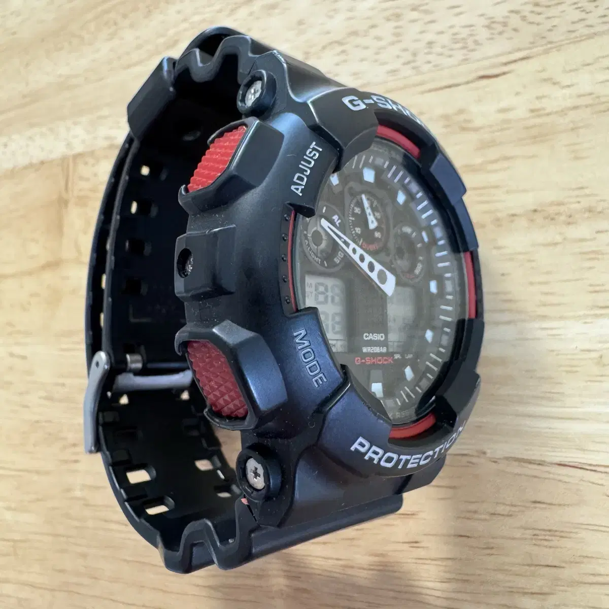 지샥 빅페이스 (G-SHOCK GA-100) 블랙&레드 팝니다