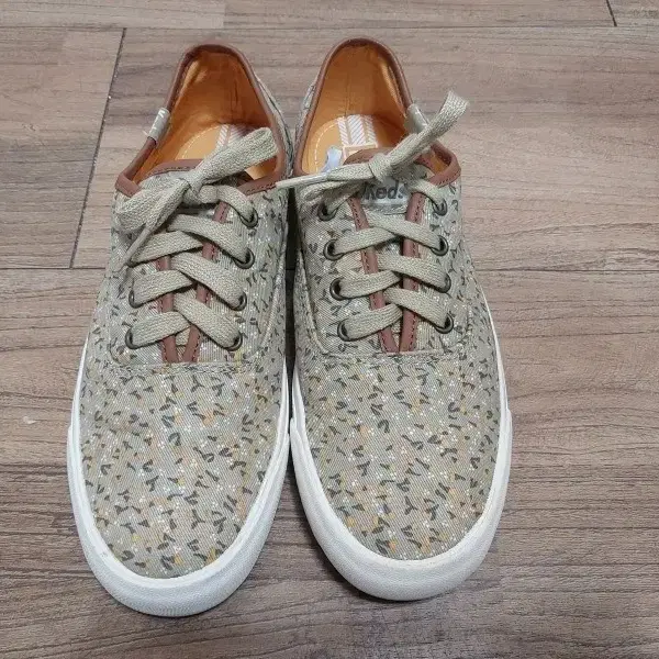 keds 케즈 플라워 스니커즈 딱맞게는240 여유235가능