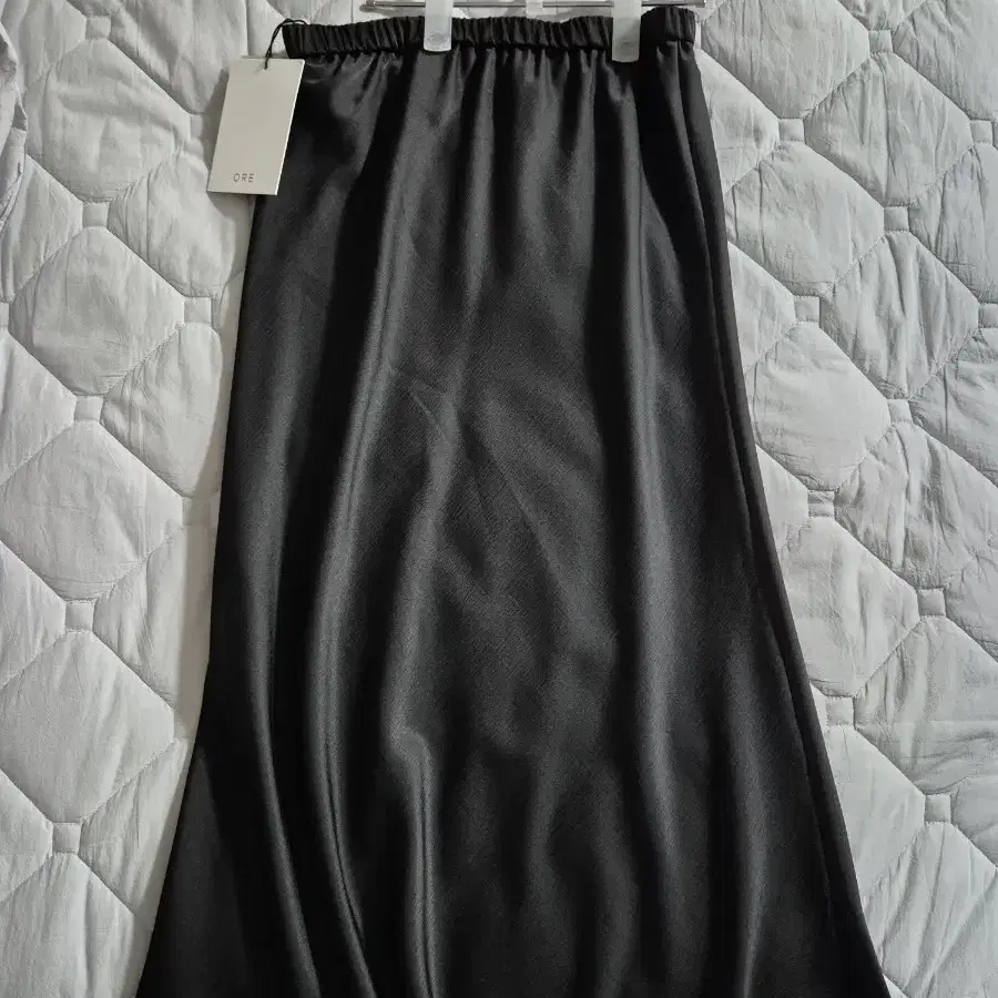 오어 ore satin flare skirt 새틴 플레어 스커트 1사이즈