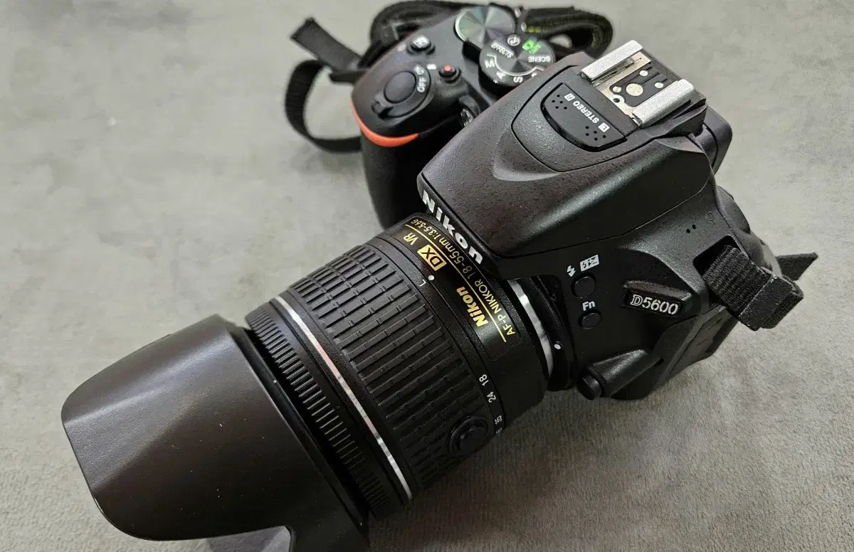 신품급 > 니콘 D5600 번들셋 (AF-P 18-55mm VR)