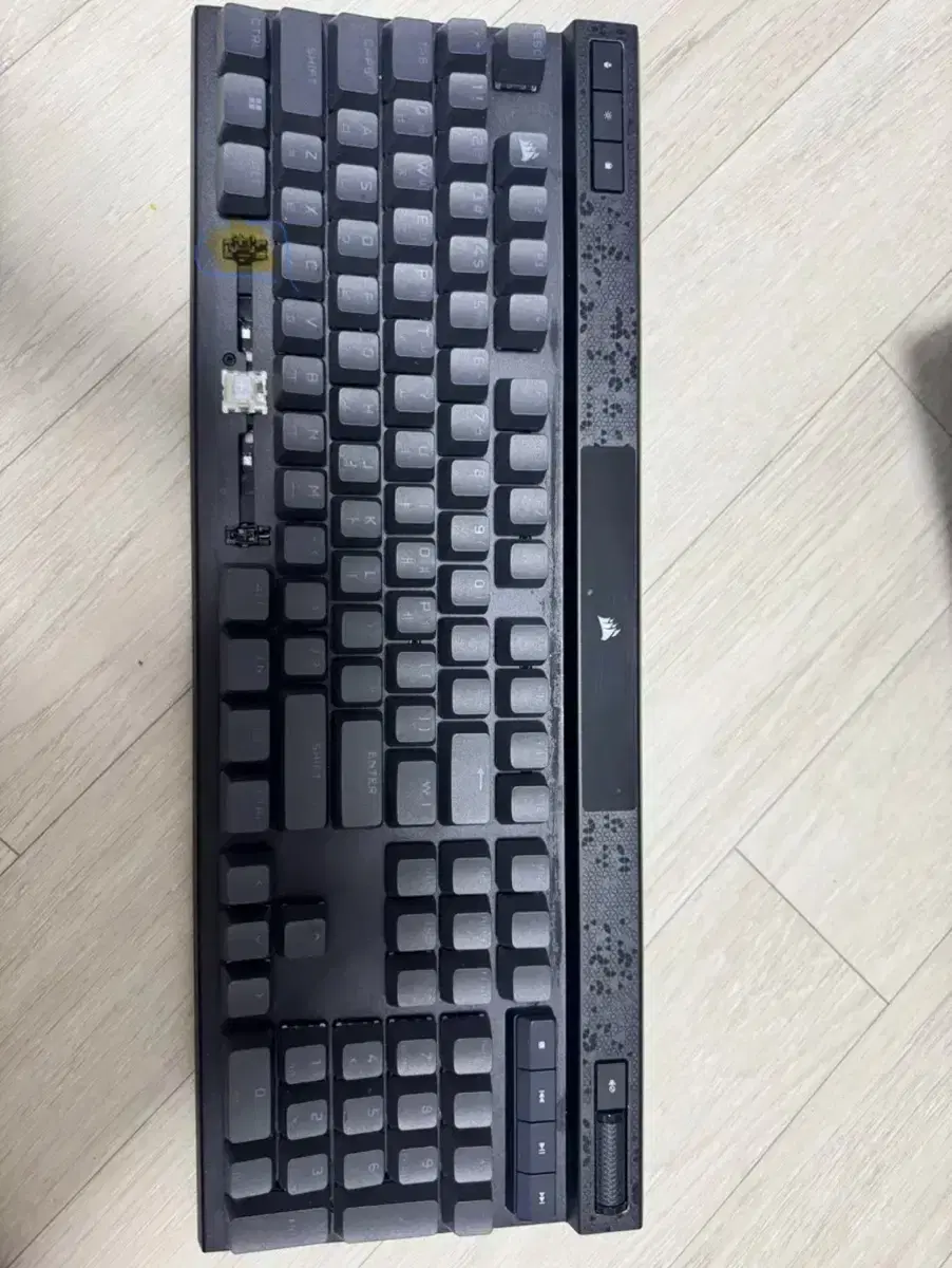 Cersair K70 MAX Magnetic Pull Box