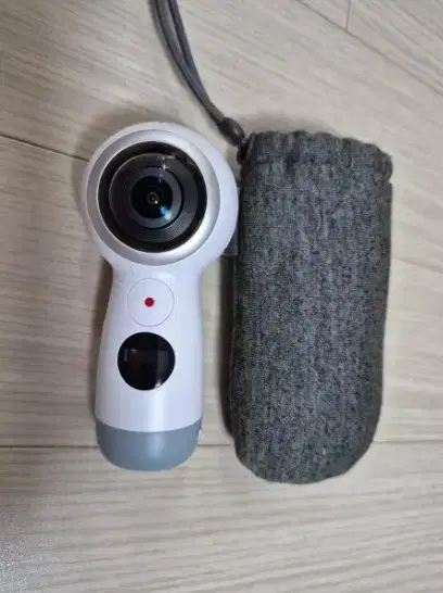 배터리 방전된 VR 360 카메라 삼성 SM-R210