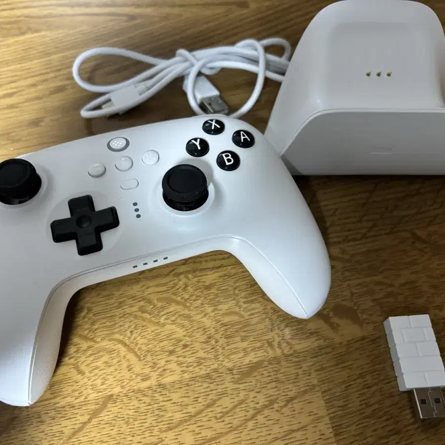 닌텐도스위치+8Bitdo+조이콘2개