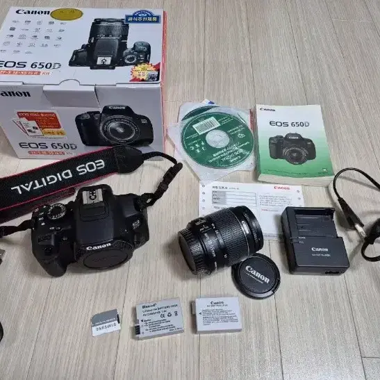 A급 캐논 카메라 EOS 650D 와 18-55 렌즈 박스세트