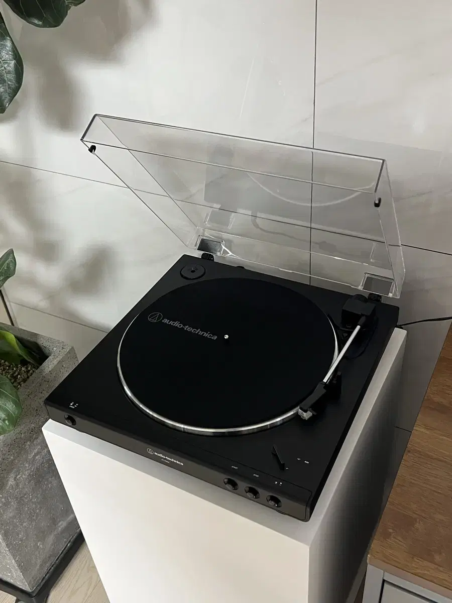 오디오 테크니카 턴테이블 AT-LP60X 급처 합니다!