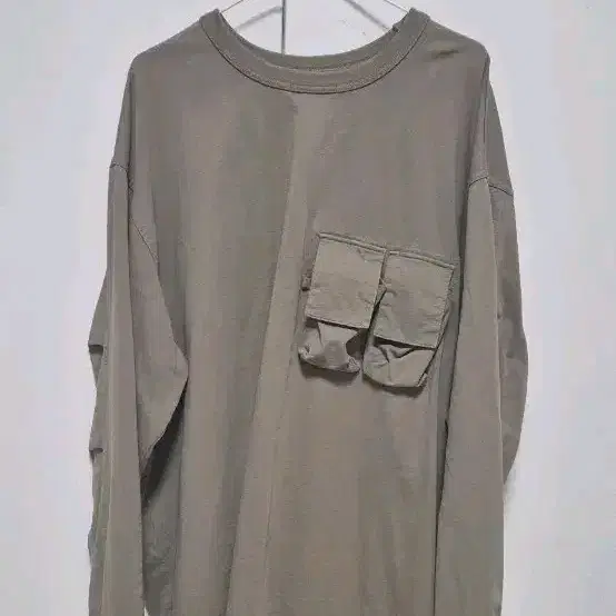 [SS24] MAGAZINE POCKET L/S TEE / OLIVE