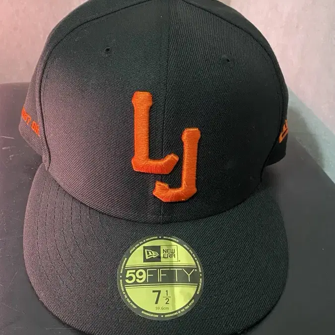 뉴에라 모자 7 1/2 Larry June fitted cap