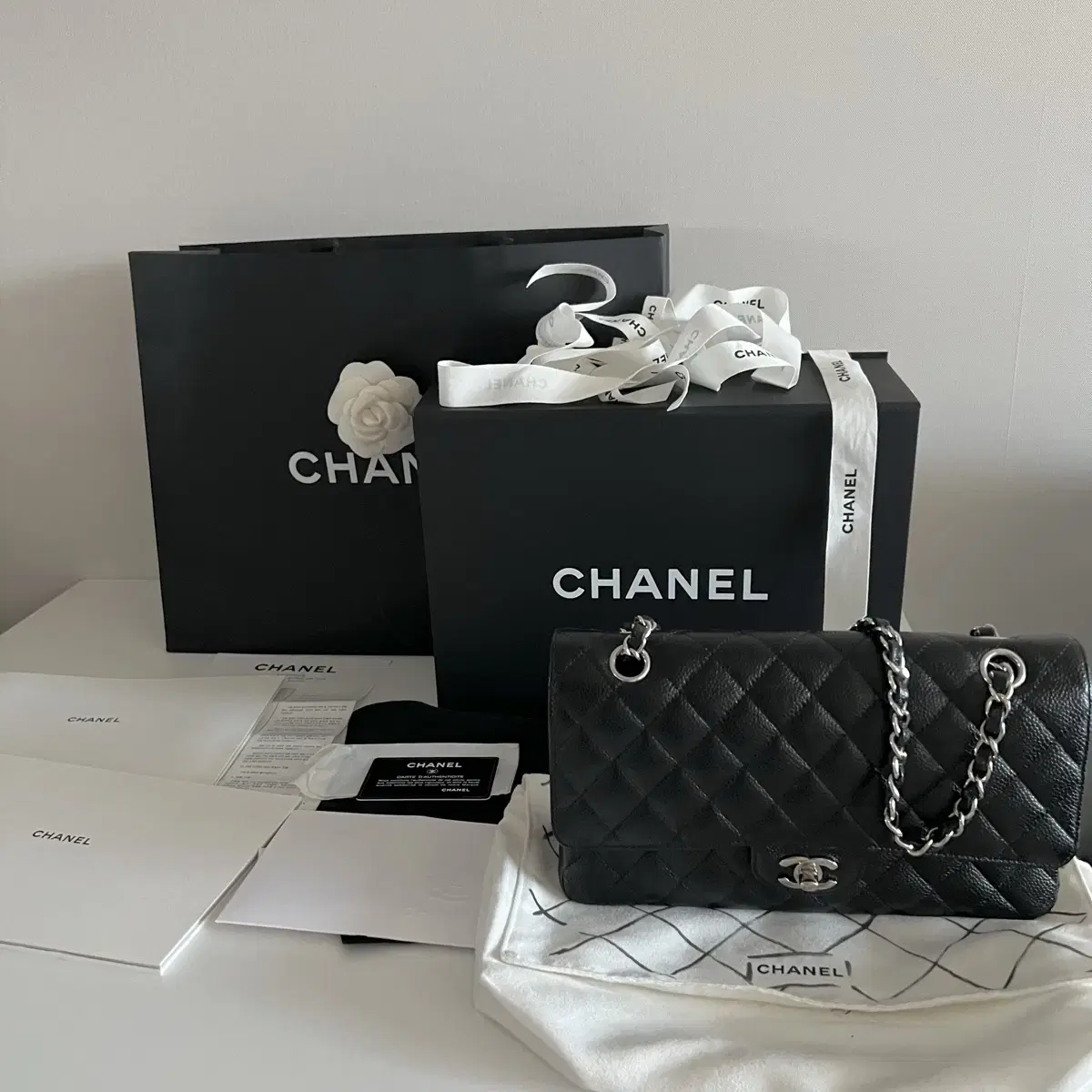 CHANEL 샤넬 클래식 백 미디움 캐비어 은장