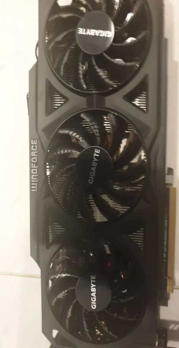 기가바이트 윈드포스 R280x 3G팝니다