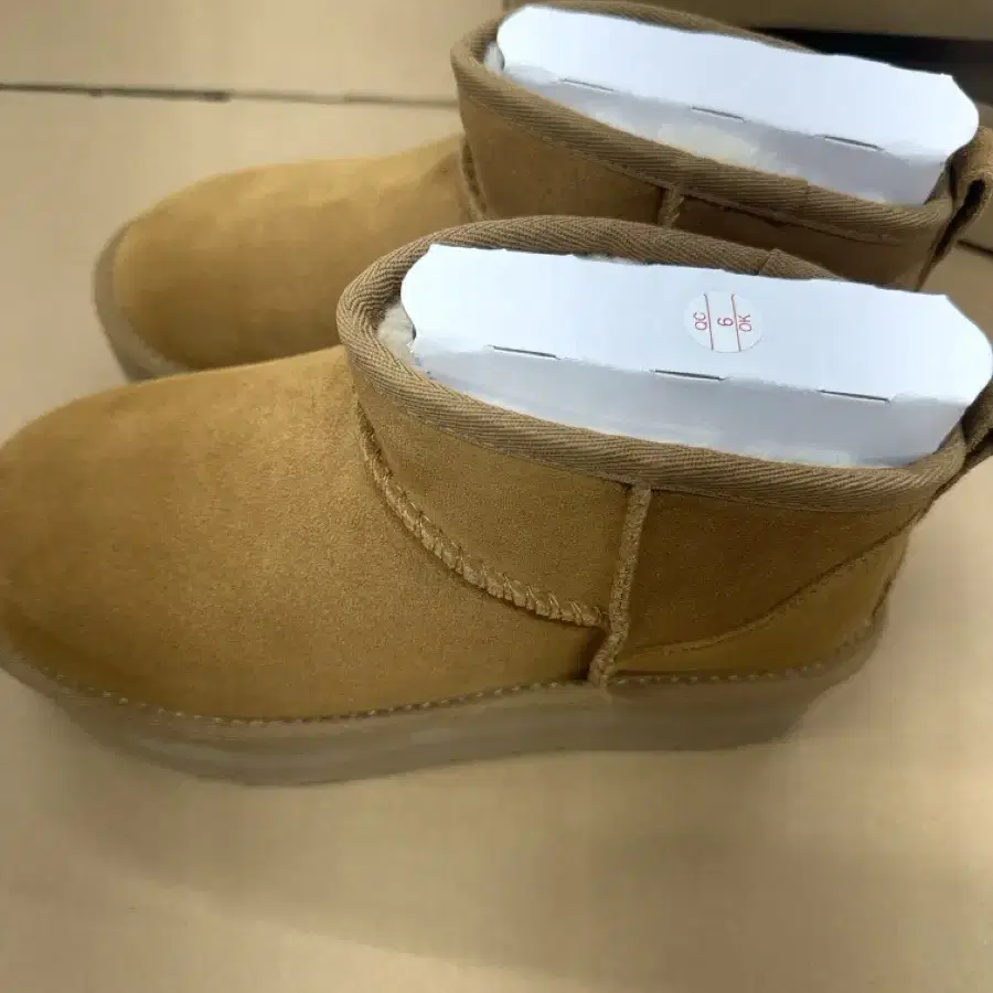 UGG 1135092-che 사이즈 6w 230