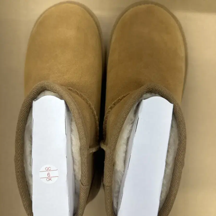 UGG 1135092-che 사이즈 6w 230