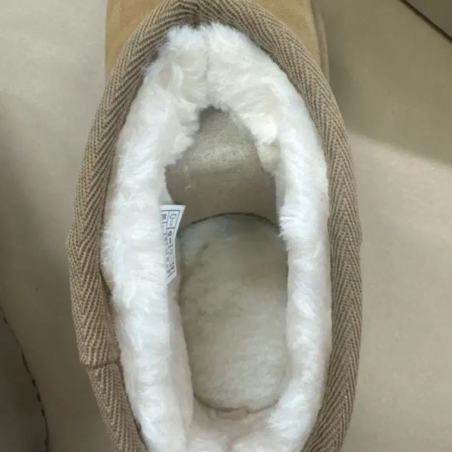 UGG 1135092-che 사이즈 6w 230