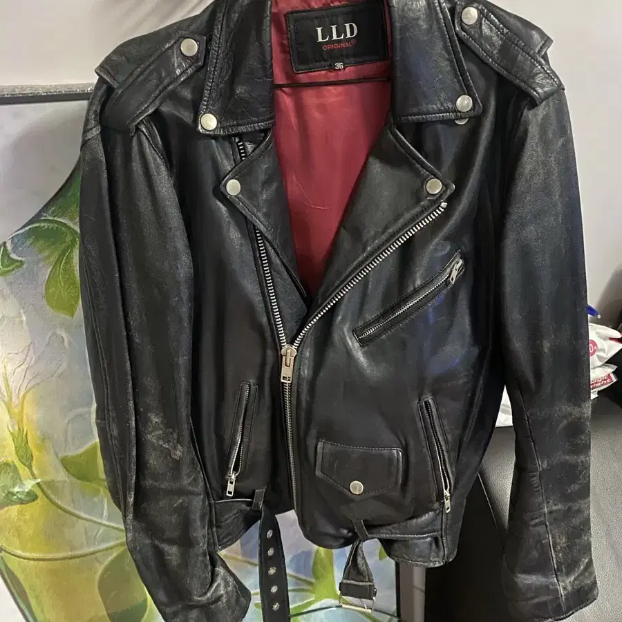 (46) Leather jacket