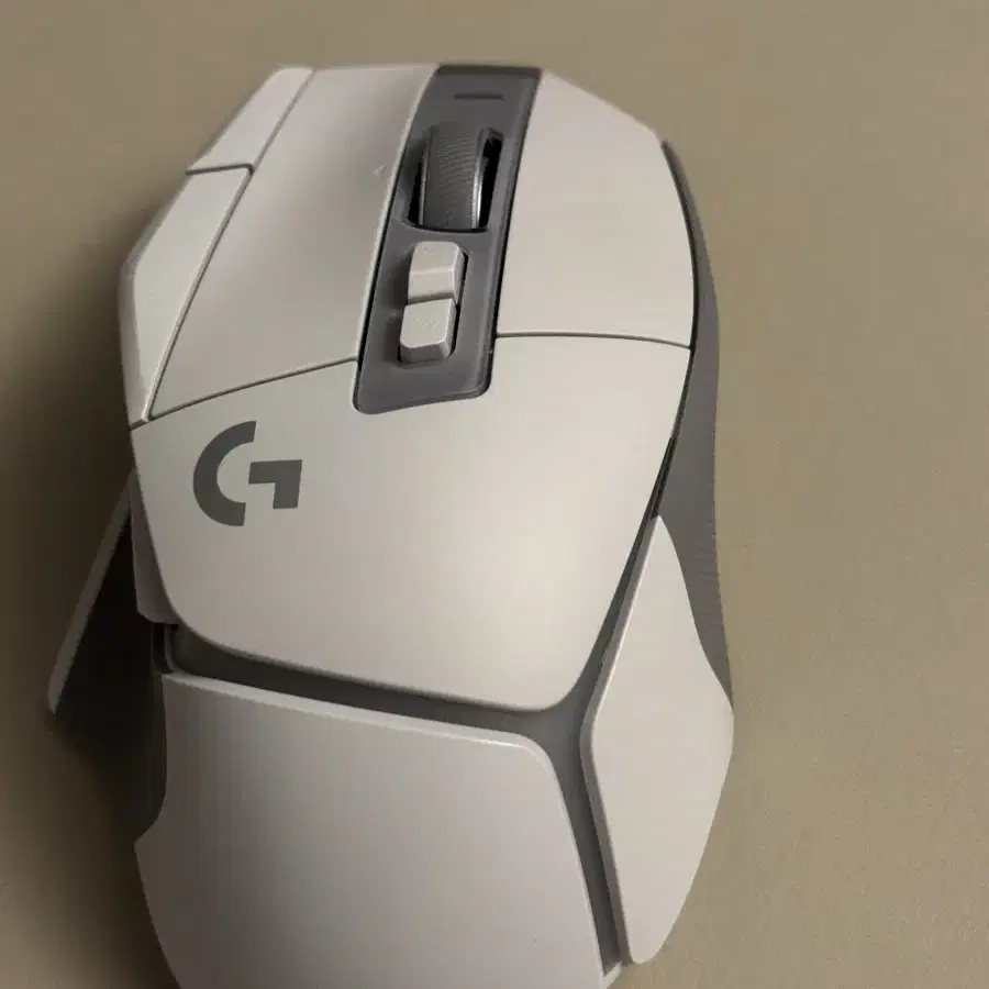 로지텍 G502x Plus 화이트 팝니다.