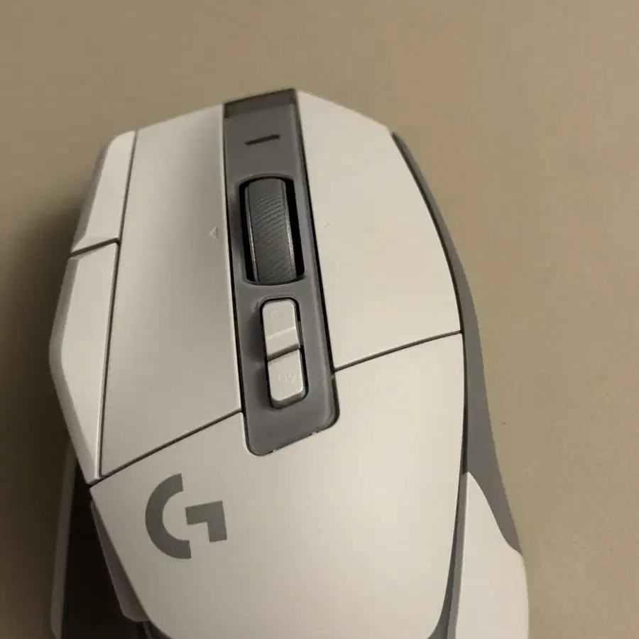 로지텍 G502x Plus 화이트 팝니다.