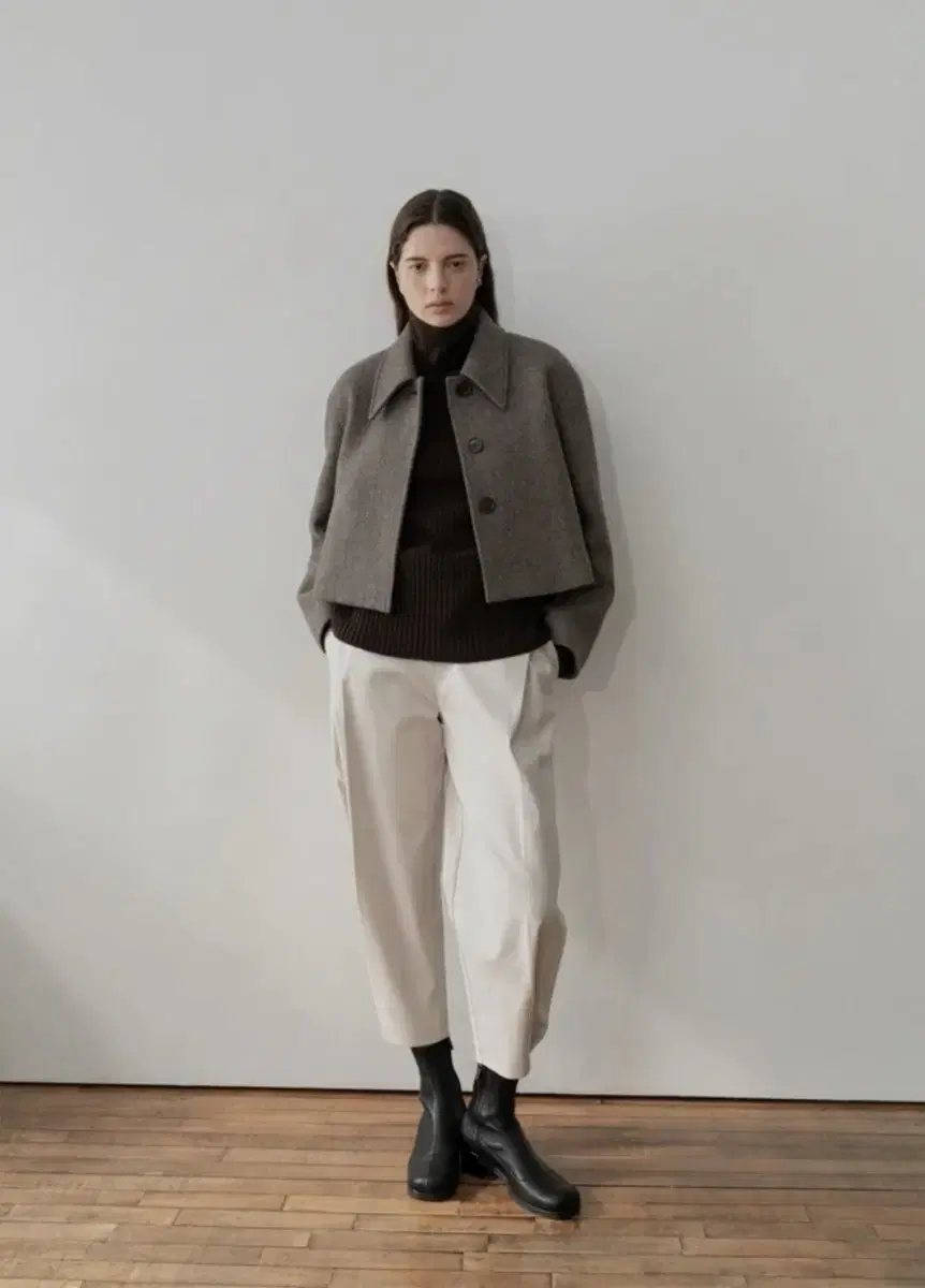 Amamento Herringbone Crop Coat