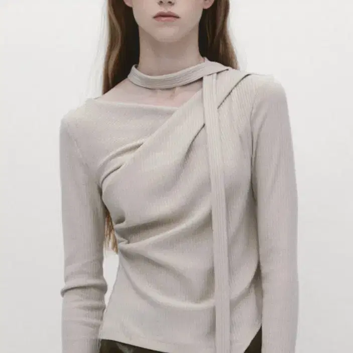 그레이데시온 Unbalance Draped Wrap T-blouse BE