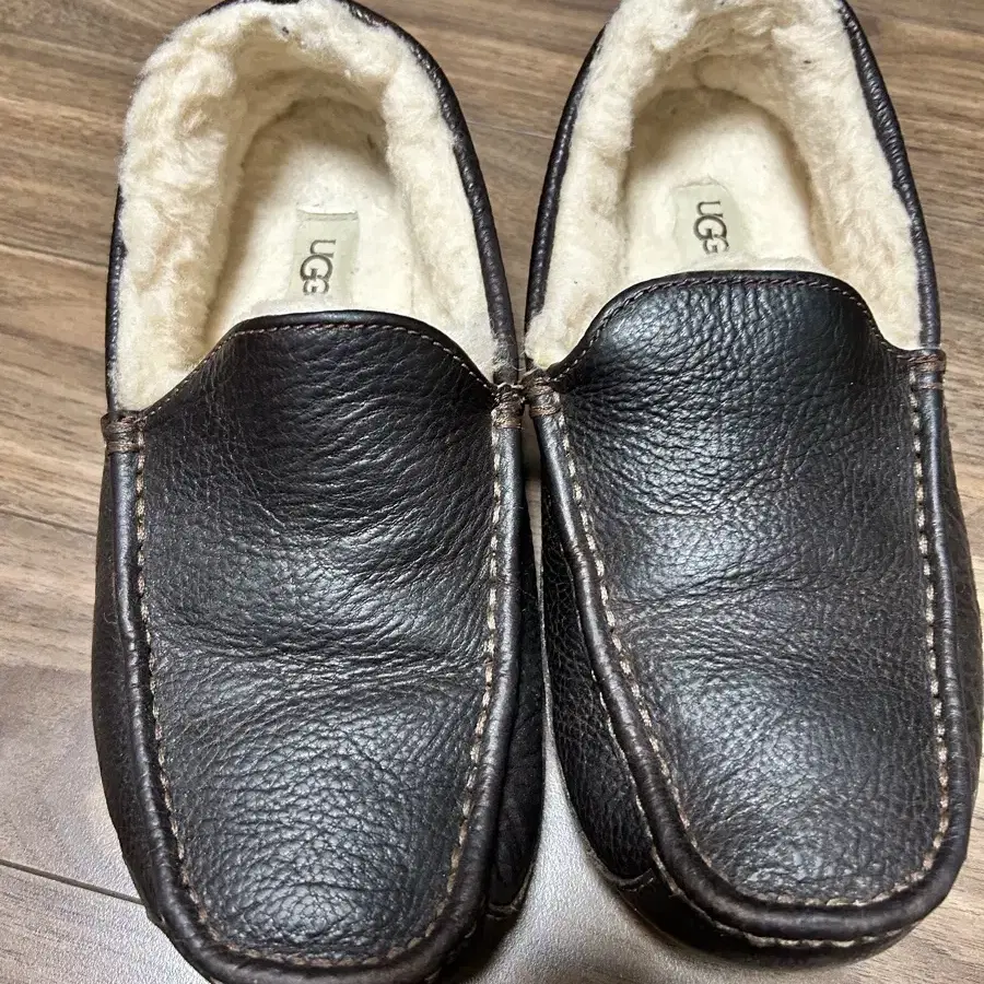 UGG 어그 털 모카신 로퍼 남성용 260mm