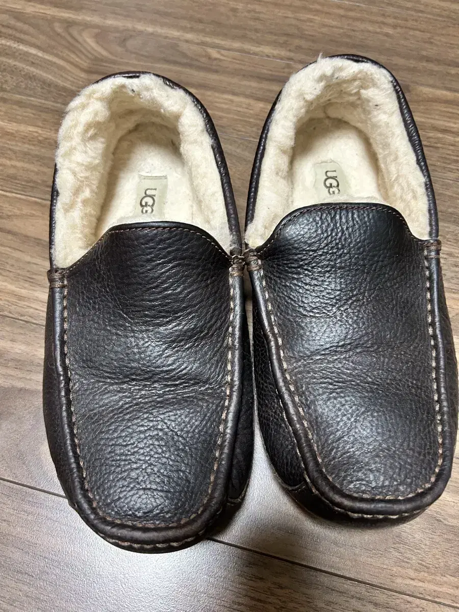 UGG 어그 털 모카신 로퍼 남성용 260mm