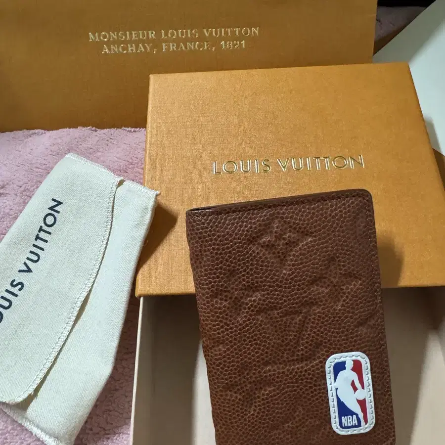 루이비통 LV x NBA 콜라보 한정판 오거나이저