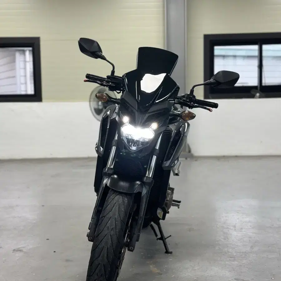 17년식 혼다 CB650F 2만Km 깔끔한차량 판매합니다.