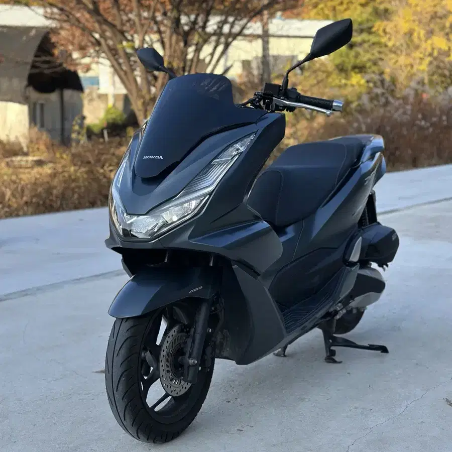 21년식 PCX125 ABS모델 1만Km 짧은키로수 판매합니다.