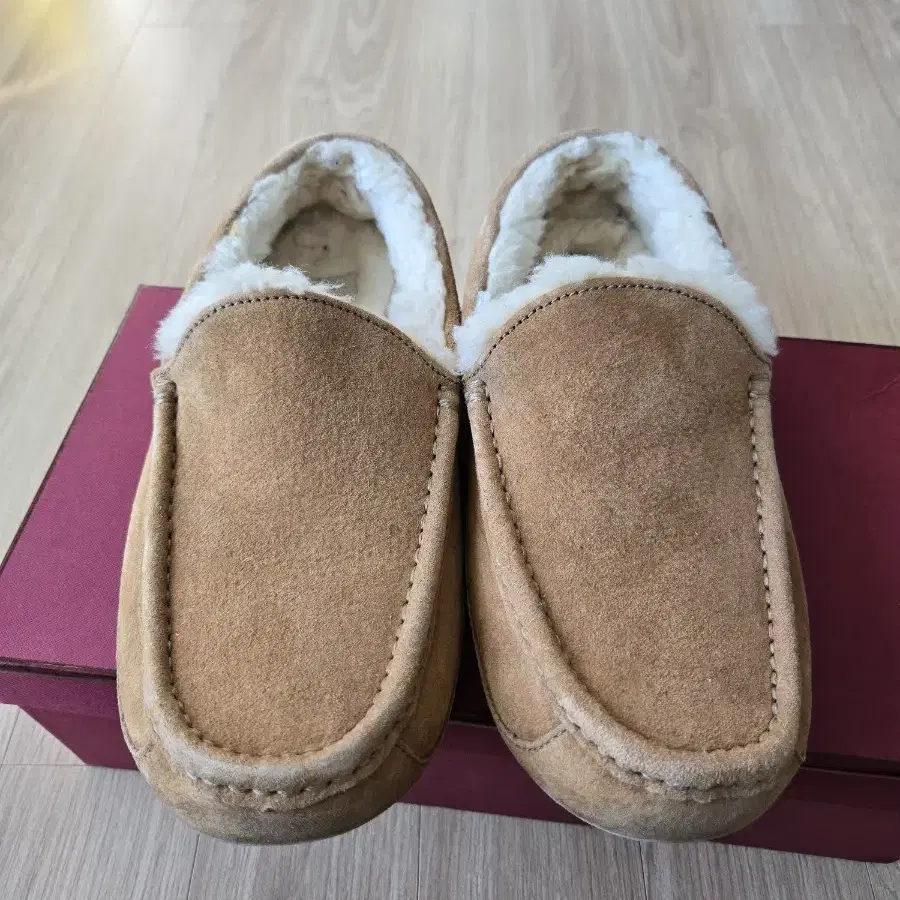 UGG 어그 에스콧 체스트넛 260