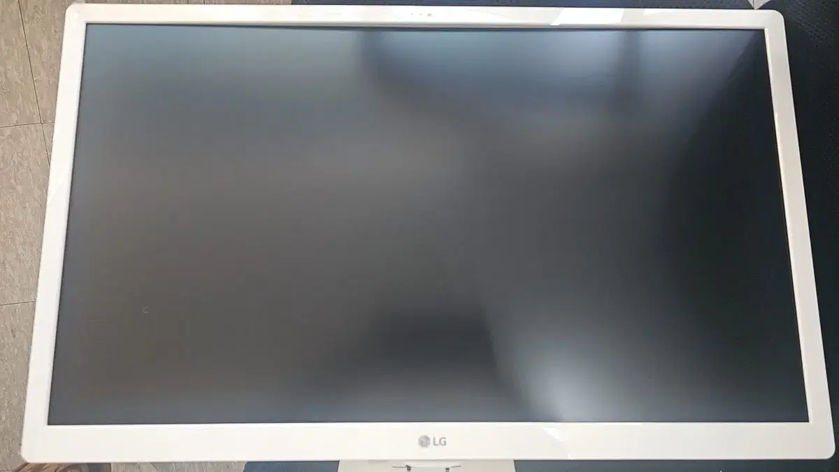 LG 24인치 올인 PC - LG24V57 - i5 7200U