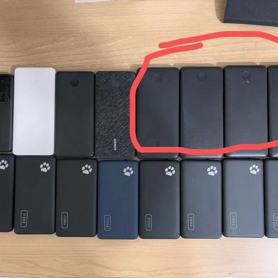 iNIU 파워뱅크 보조배터리 10000mAh 휴대용충전기 후래쉬기능