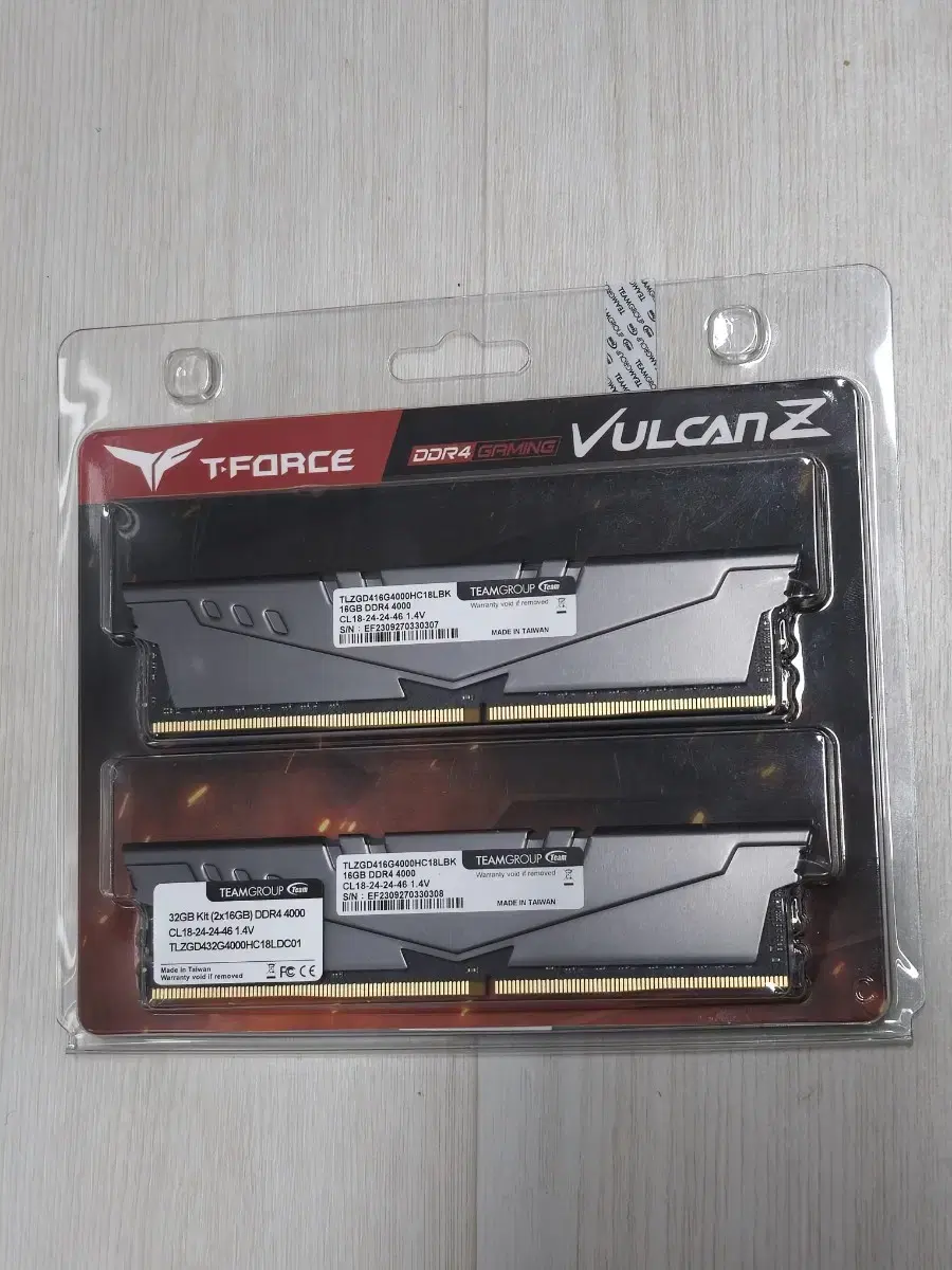 TEAMGROUP DDR4 32GB (2x16GB) 4000 CL18