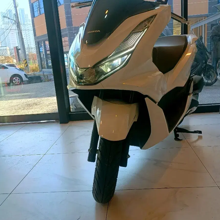 22년식 (5.000km) 신차급 PCX125 판매