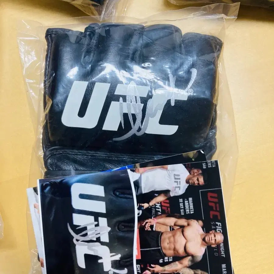 Ufc공인 글러브 선수 싸인 미인증