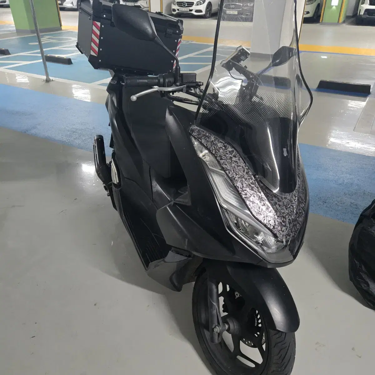 pcx125 21년식 배달 풀세팅 팝니다