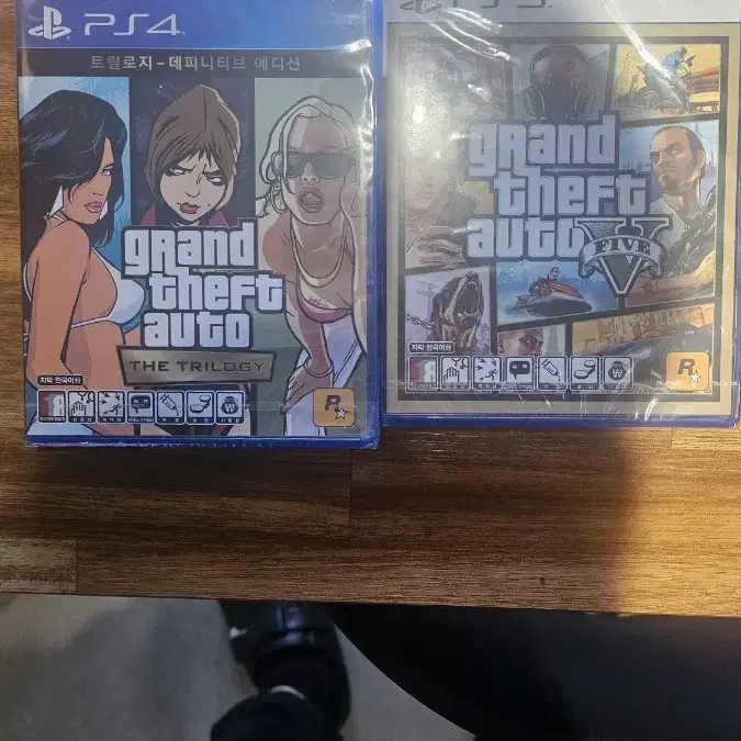 ps5 gta5 와 gta 트릴로지 2개 새상품 밀봉