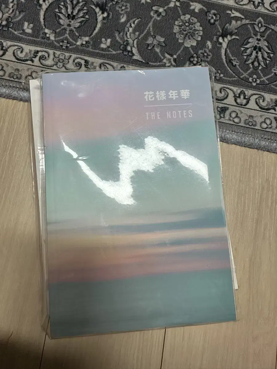 화양연화 더 노트, 윙즈 포토북