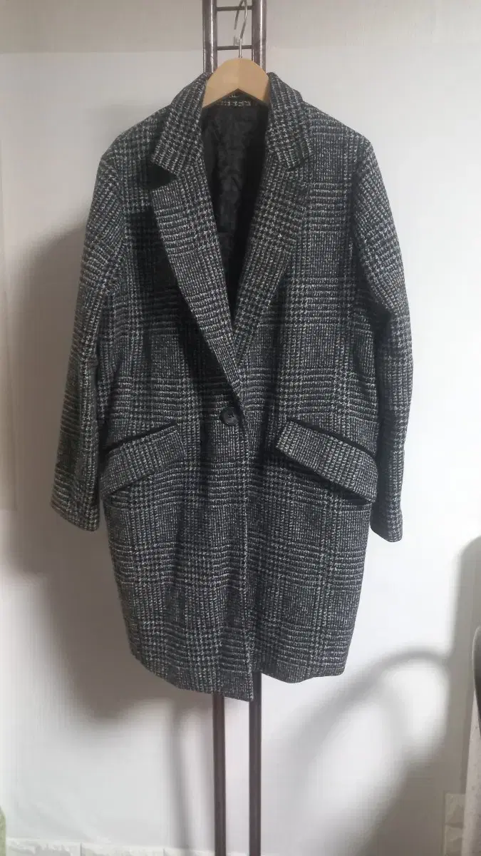 Checked wool coat 55-66