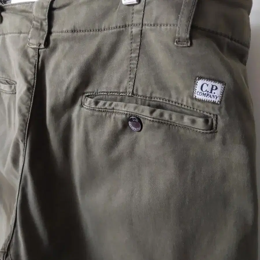 CP company 씨피컴퍼니 올리브렌즈 카고 펜츠