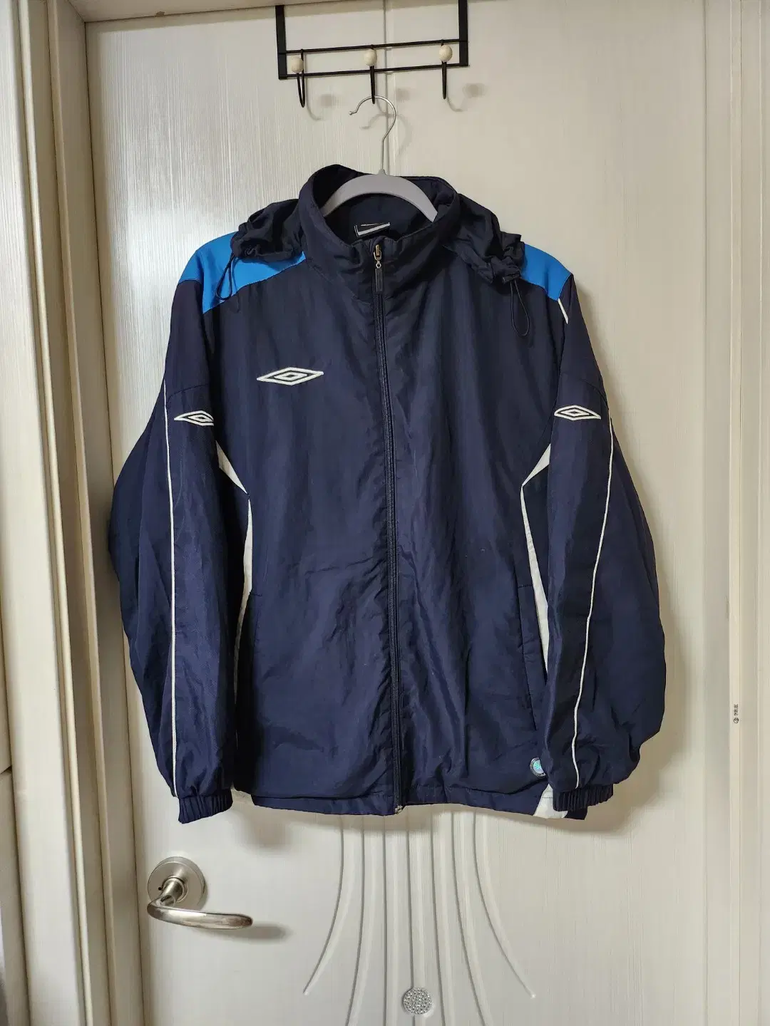 Umbro UmbroWindproof hoodieWindproof hoodieMen's size 100Men's size 100