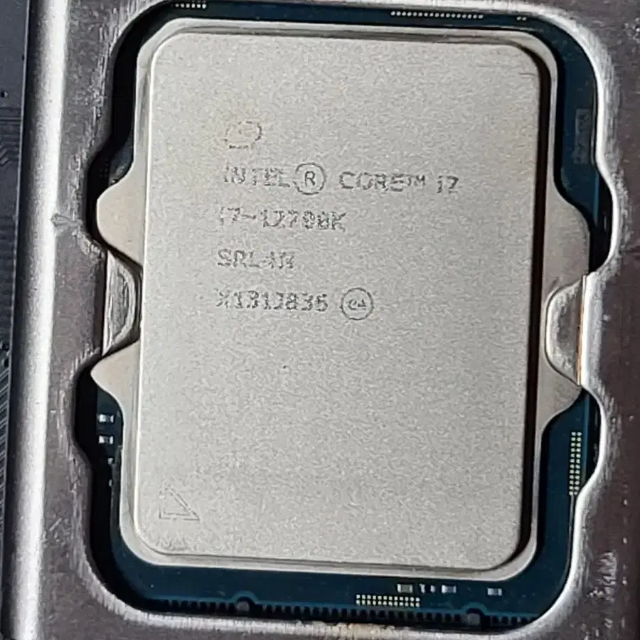 인털 12700k,z690 토마호크 d4, 삼성32g 팝니다